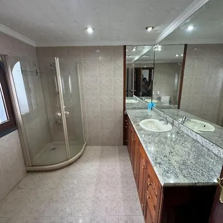 Villa Large With Huge Private Pool, Jacuzzi, & Gym *