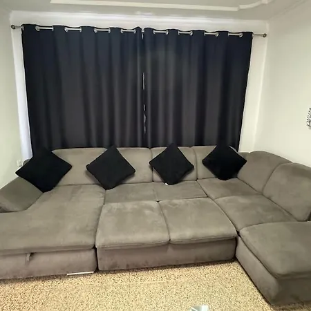 Large With Huge Private Pool, Jacuzzi, & Gym Villa
