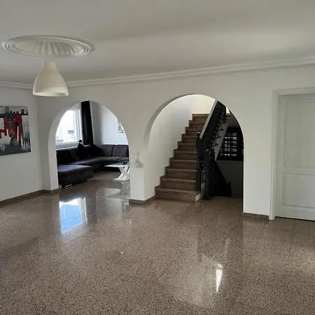 Villa Large With Huge Private Pool, Jacuzzi, & Gym