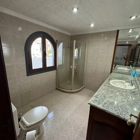 Large With Huge Private Pool, Jacuzzi, & Gym * San Bartolome de Tirajana (Gran Canaria)