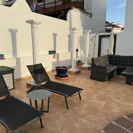 Large With Huge Private Pool, Jacuzzi, & Gym * San Bartolome de Tirajana (Gran Canaria)