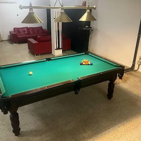 Villa Large With Huge Private Pool, Jacuzzi, & Gym *