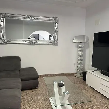 Large With Huge Private Pool, Jacuzzi, & Gym San Bartolome de Tirajana (Gran Canaria)