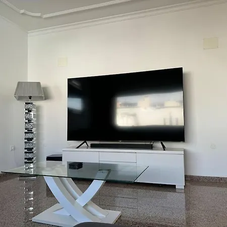 Large With Huge Private Pool, Jacuzzi, & Gym Villa San Bartolome de Tirajana (Gran Canaria)