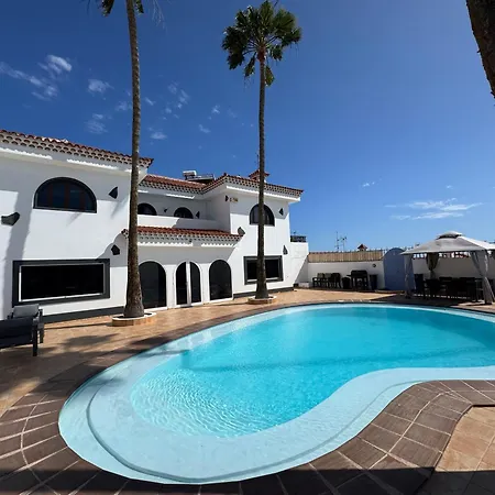 Large With Huge Private Pool & Gym In Maspalomas *